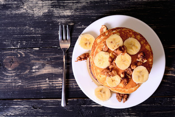 Pancakes with banana & walnut