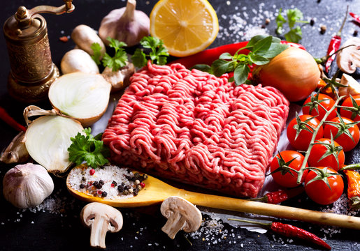 minced meat with vegetables