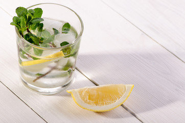 cold drink with mint and lemon