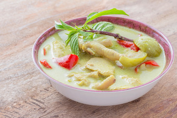 Green-curry-with-chicken