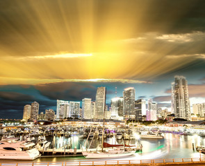 Fototapeta na wymiar Skyline of Miami at night from Port Boulevard Bridge