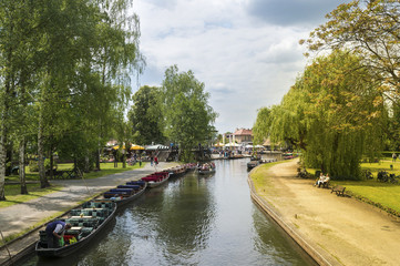 Zufahrt zum Hafen