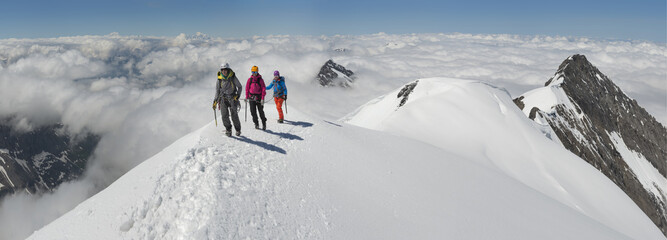 Switzerland, Western Bernese Alps, mountaineers in Balmhorn region