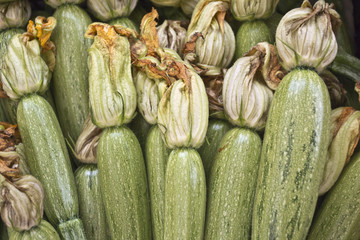 Ortaggi e frutta al mercato
