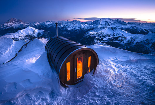 Italy, South Tyrol, Dolomites, sauna at Lagazuoi