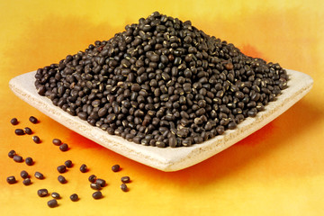 BLACK MUNG BEANS