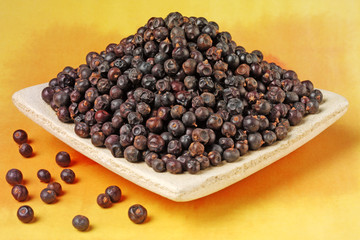 JUNIPER BERRIES