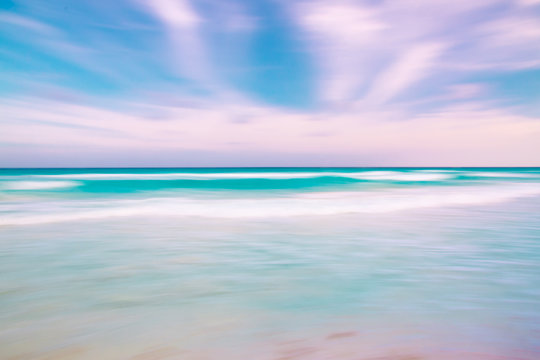 Fototapeta Abstract blur sky and ocean nature background with blurred panni