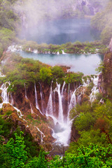 Fototapeta premium Deszczowy dzień w Parku Narodowym Plitvice