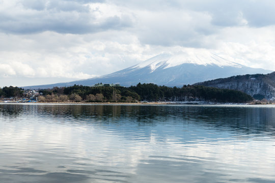Lake kawaguchi with mountain fuji in Japan