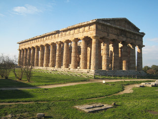 Fototapeta na wymiar Temple de Poséidon à Paestum
