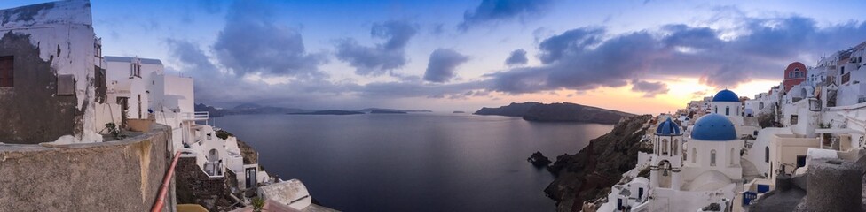 Obraz premium Oia à Santorin dans les Cyclades, Grèce