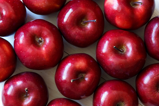 Red apples background