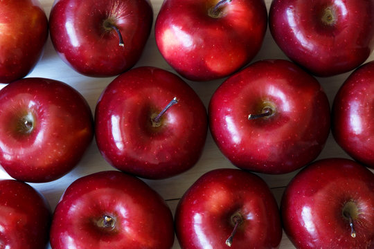 Red apples background
