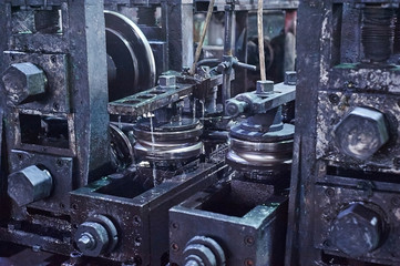 Rolling forming rolls metal works on manufacture of pipes