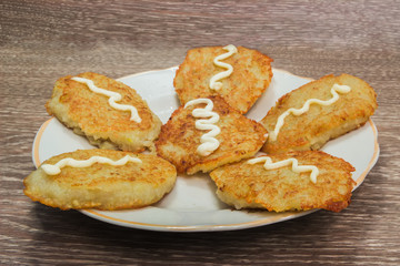 potato pancakes with sour cream