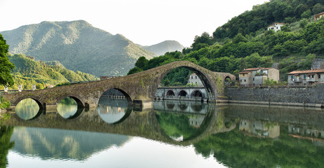 Devils Bridge Italy - obrazy, fototapety, plakaty