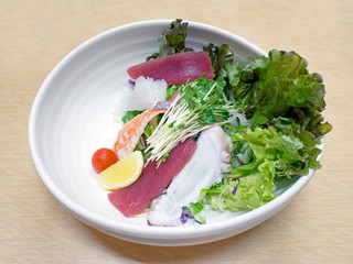 japanese fresh seafood salad