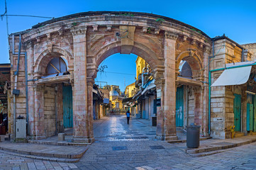 The gateway to the bazaar