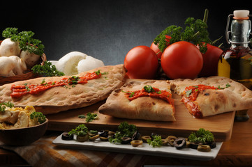 Calzone mozzarella y टमाटर Olasz gasztronómia อาหารอิตาลี 이탈리아 요리 Italienska köket Kuchnia włoska Cucina italiana Итальянская кухня 義大利飲食 Italian Pêjgeha îtalî pizza cuisine המטבח האיטלקי