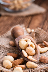 Fototapeta na wymiar Roasted and salted nuts (mixed)