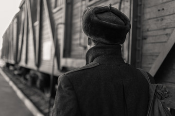 Naklejka premium Солдат на ж/д станции