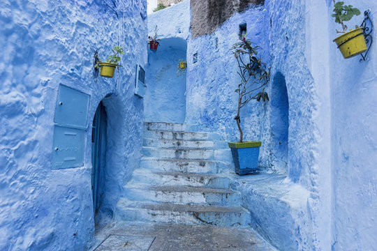 Calles de la hermosa ciudad azul de Chefchaouen, Marruecos