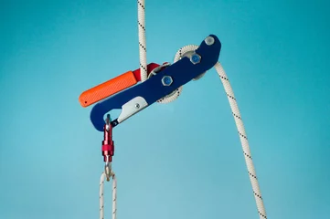 Foto op Aluminium Descender on the rope with carabiner © lithiumphoto