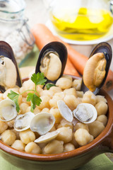 chickpeas with seafood