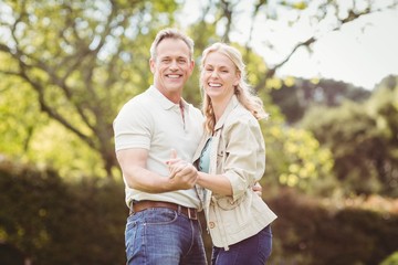 Obraz premium Cute couple hugging