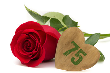 rote Rose mit Holzherz Jubiläum 75 Jahre