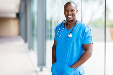 Obraz premium afro american medical doctor