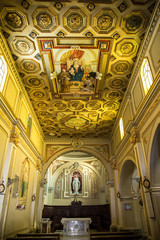 Fototapeta na wymiar Interno chiesa San Pasquale Atessa