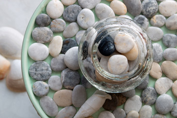 Pebbles arrangement 
