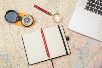 Accessories for the planning and preparation of travel with maps and computer