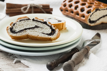 cake with poppy seeds