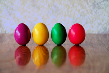 vier Eier nebeneinander