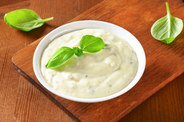 Creamy salad dressing