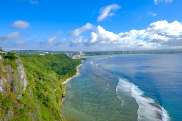 Fototapeta na wymiar グアム 恋人岬からのタモンビーチ -Guam Tumon Beach