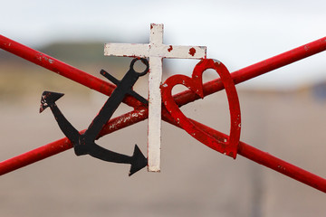 Black marine anchor and red heart © Ocskay Bence