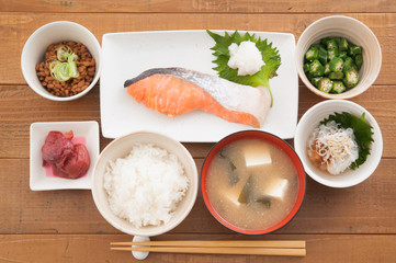 和朝食