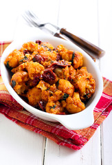 Spicy  cauliflower, tomato and basil