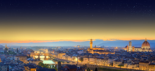 Naklejka premium Arno River and Ponte Vecchio at sunset, Florence