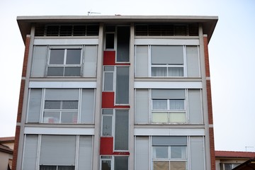 Facciata palazzi popolari, immobili residenziali