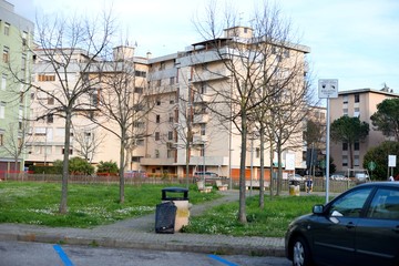 Obraz premium Facciata palazzi popolari, immobili residenziali