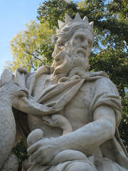 Sculpture de G&eacute;nie &agrave; Jardin Botanique de Palerme
