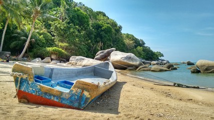 Fototapeta na wymiar Boot am tropischen Strand