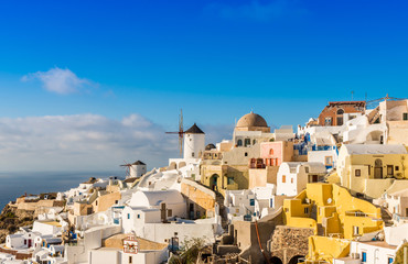 Oia à Santorin, archipel des Cyclades en Grèce