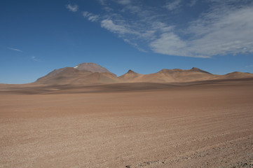 Desierto de rocas y arena, salar de Atacama, cordillera de los Andes, Chile. 