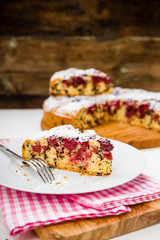 Kirschkuchen mit Puderzucker